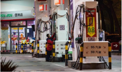 汽油价格持续上涨，BJ40刀锋英雄柴油版能否成为越野车的未来？