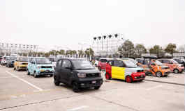 <b>逐渐步入时尚圈的宏光MINIEV 又创了新销量记录</b>