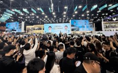 成都车展首日看点！邓超亮相西博城，现身岚图展台引全场人流